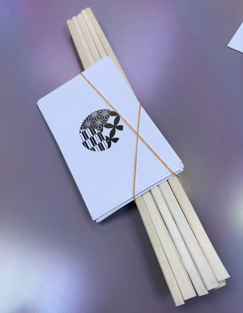 #名刺で割り箸は切れる?