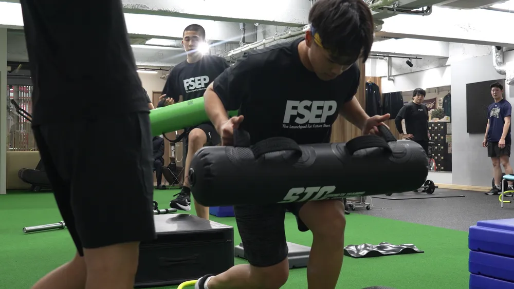 サンドバッグを使った全身のパワートレーニング